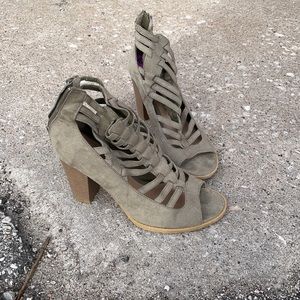 G by Guess | Open Toe Heel | Size: 8.5